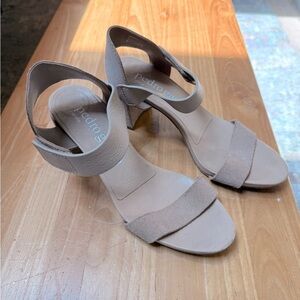 Pedro Garcia EspanaTan Suede Heeled Sandals (beautiful condition!)